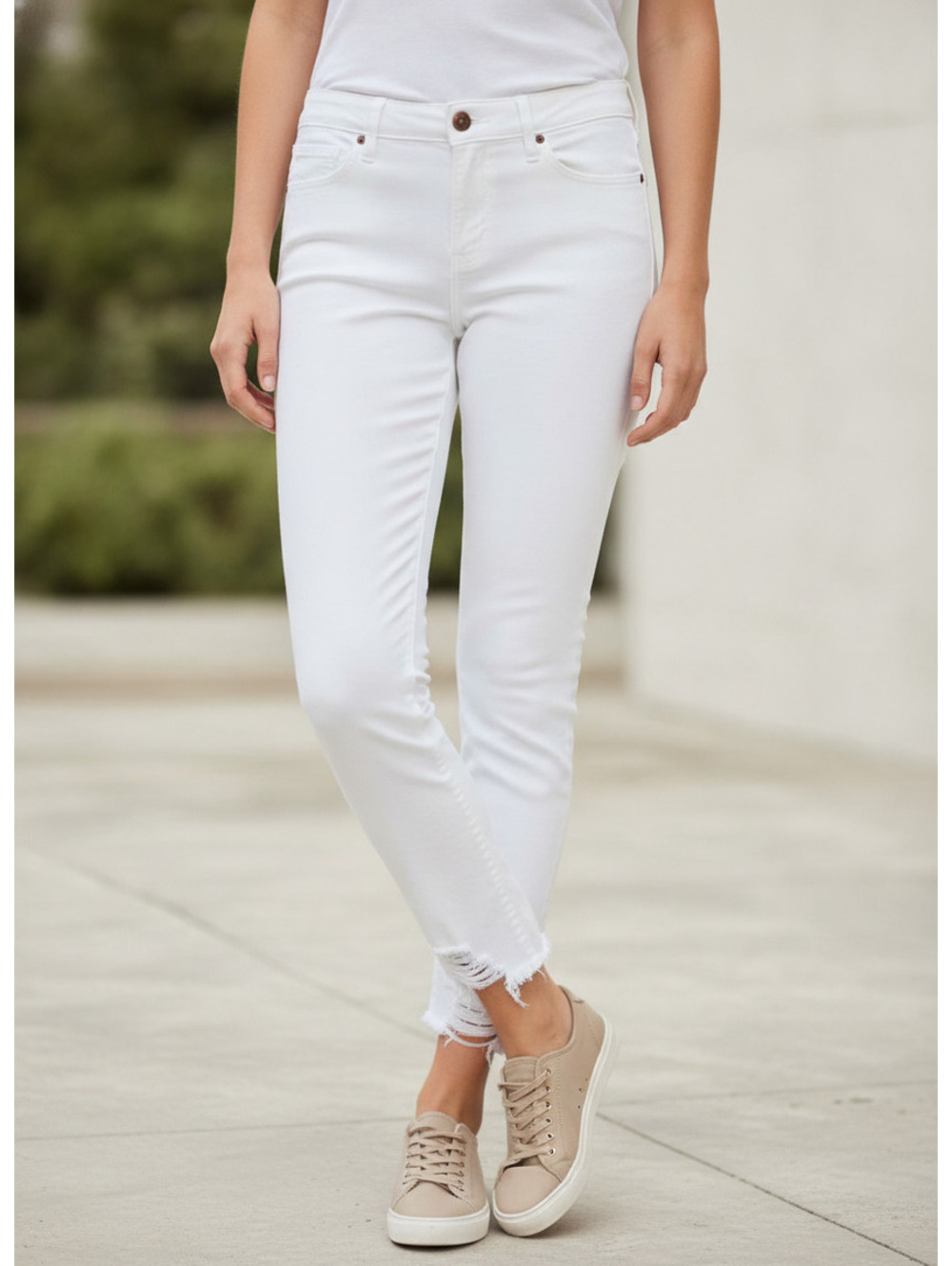 Abercrombie & Fitch Harper Low Rise Ankle White Jeans Size 30